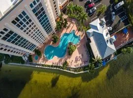 Perfect Island Escape - Beach, Pool, Restaurant & More! -FMB Condo Island Paradise - Roelens