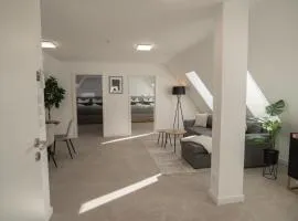 FEEL GOOD HOMES Ruhig-Klimaanlage-WLAN-Regendusche