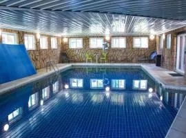 Hall of Fame Private Resort-9 Miles to Downtown Nashville Pools Arcade