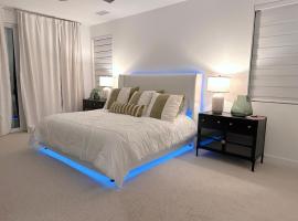Palm Springs Paradise, Luxe Living Near Downtown, Pool & Views，位于棕榈泉的酒店