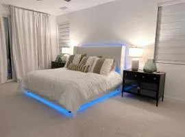 Palm Springs Paradise, Luxe Living Near Downtown, Pool & Views