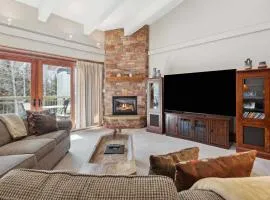 Lodge at Lionshead 405