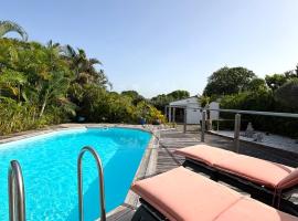 Gîtes Les Bienheureux - Piscine, Hamak, Terrasse，位于Anse-Bertrand的酒店