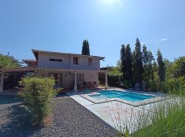 Casa con Piscina Pedasi，位于佩达西镇的酒店