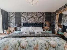 Room with Lake and Mountain Views - Tekapo