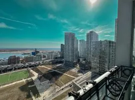 Comfy Suites 2 Beds Lakeview CN Tower Free Parking