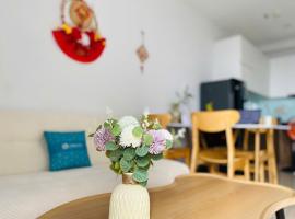 Căn hộ 2 ph&ograve;ng ngủ Bcons Garden view Landmark 81，位于Dĩ An的带泳池的酒店