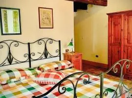 Il Vicolo apartment in the village