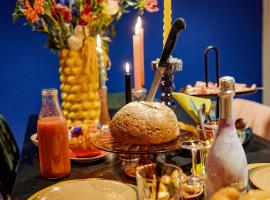 Sfeervolle B&B in de Voerstreek Lo-Ghis - met Zwembad，位于富伦的酒店
