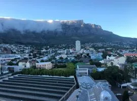 Luxury Apartment overlooking Iconic Table Mountain