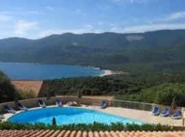 New Superbe F2 refait à neuf tout confort dans résidence avec piscine