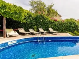 Old Stone House with private Swimming Pool