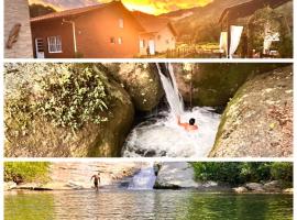 Nature Village Chalés Paraty-Casas com ar condicionado e cozinha，位于帕拉蒂的度假屋