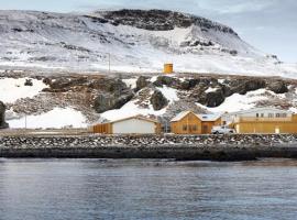 Malarhorn Accommodations，位于Drangsnes的酒店