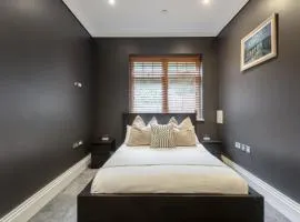 Stylish 1 Bed - Private Patio - Hendon