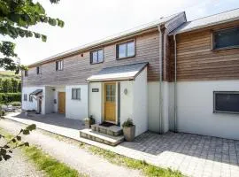 Sloopside Main House in the heart of Bantham with sea views