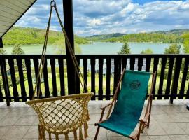 Apartamenty Na Stoczku nad samym jeziorem z widokiem na jezioro 509-619-803，位于波拉齐克的酒店