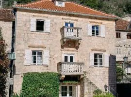 Waterfront Historical Villa Perast