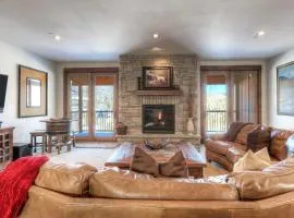 Game Room, Pool & Hot Tubs,, Amazing Views, 2 Living Rooms