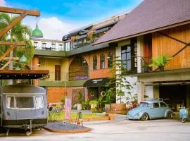 Dream Factory Hotel