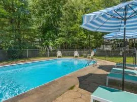 Private Saltwater Pool Game Room near Beaches