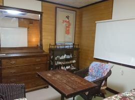 LiveCafe & Hotelひすいの海，位于系鱼川市的酒店
