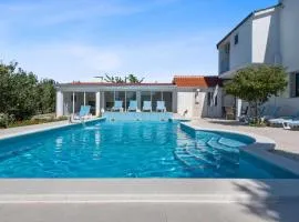 Gorgeous Home In Neoric With Sauna