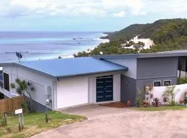Allure Beach House - Formerly Sands on Moreton