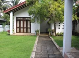 Holiday Home Asgiri Walpola Gampaha