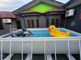 Al-Waris Beseri Poolstay Spacious 6 Bedrooms，位于Alor Tampang的酒店