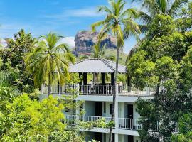 Lakmini Lodge Restaurant & Bar，位于锡吉里亚的木屋