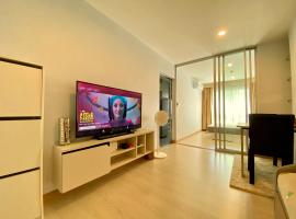 The Kith Plus - Wifi Swimming Pool Gym BTS Samrong，位于Ban Khlong Samrong的酒店