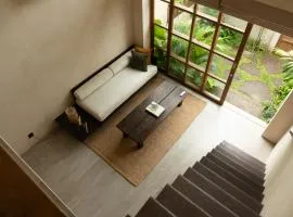 Calista Studios DUA Cozy 1 BR home in peaceful jungle 10 mins away from the buzz of Uluwatu