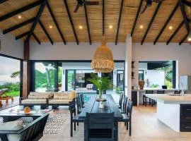 Villa Ayla - Santa Teresa Minutes From The Beach