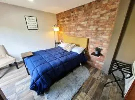 R01 Room at ITESM CEM Full Services, Shared-Kitchen, Smart TV, Parking, Balcony