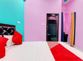 Hotel O Akaay Restaurant and Hotel，位于Bhauli的酒店