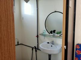 Chinta Chinta Cottage kabin 1，位于亚娄的宾馆