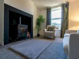 Pass the Keys Bright & Modern Flat 3Bd 3Bath Contractors!