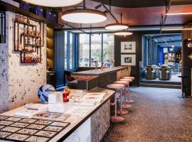 TRIBE Paris Batignolles，位于巴黎的酒店