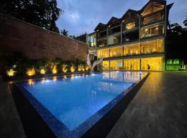 Hotel Grand Amanee，位于拉特纳普勒的酒店