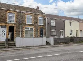 32 Bridgend Road