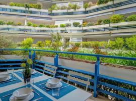 Luxury Seaview Apartment by Hello Homes Sitges，位于锡切斯的酒店