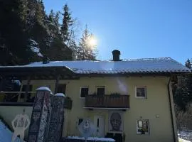 Modern renovierte Ferienwohnung mit Kunstambiente
