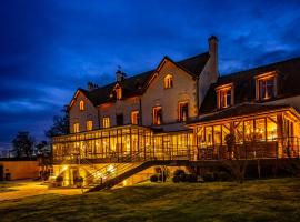 Domaine de Rymska & Spa - Relais & Ch&acirc;teaux，位于Saint-Jean-de-Tr&eacute;zy的带泳池的酒店