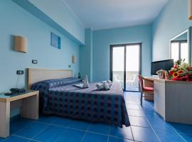 Hotel Costa dello Ionio，位于曼达托里乔码头的酒店