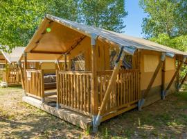 Camping San Marino，位于洛帕的带热水浴缸的酒店