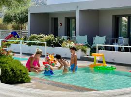 Thassos OLIVIA RESORT，位于波托什的带泳池的酒店