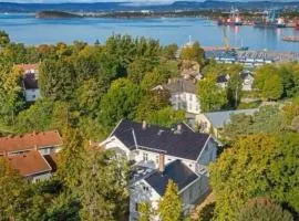 Extravagant villa central & by the sea