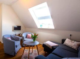 Waldhusen-Warft，位于佩尔沃姆的住宿