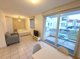 L'Apollinaire - 34m2 avec balcon et parking privé，位于圣阿波利奈尔的酒店